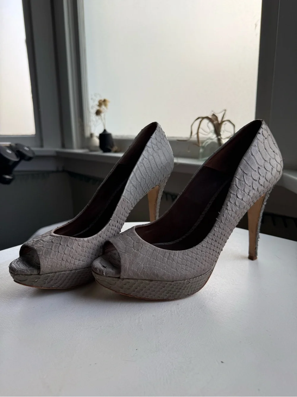 Zara Grey Snakeskin Stilettos sz 10 - Picture 2 of 8